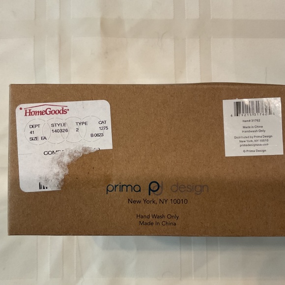 Mushroom salt and pepper shakers.New In Box. Prima designs - Picture 3 of 4